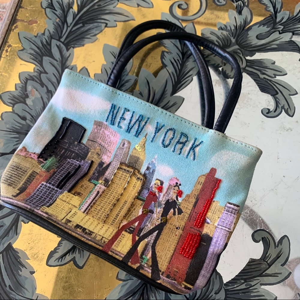Petite “New York” tote style clutch
